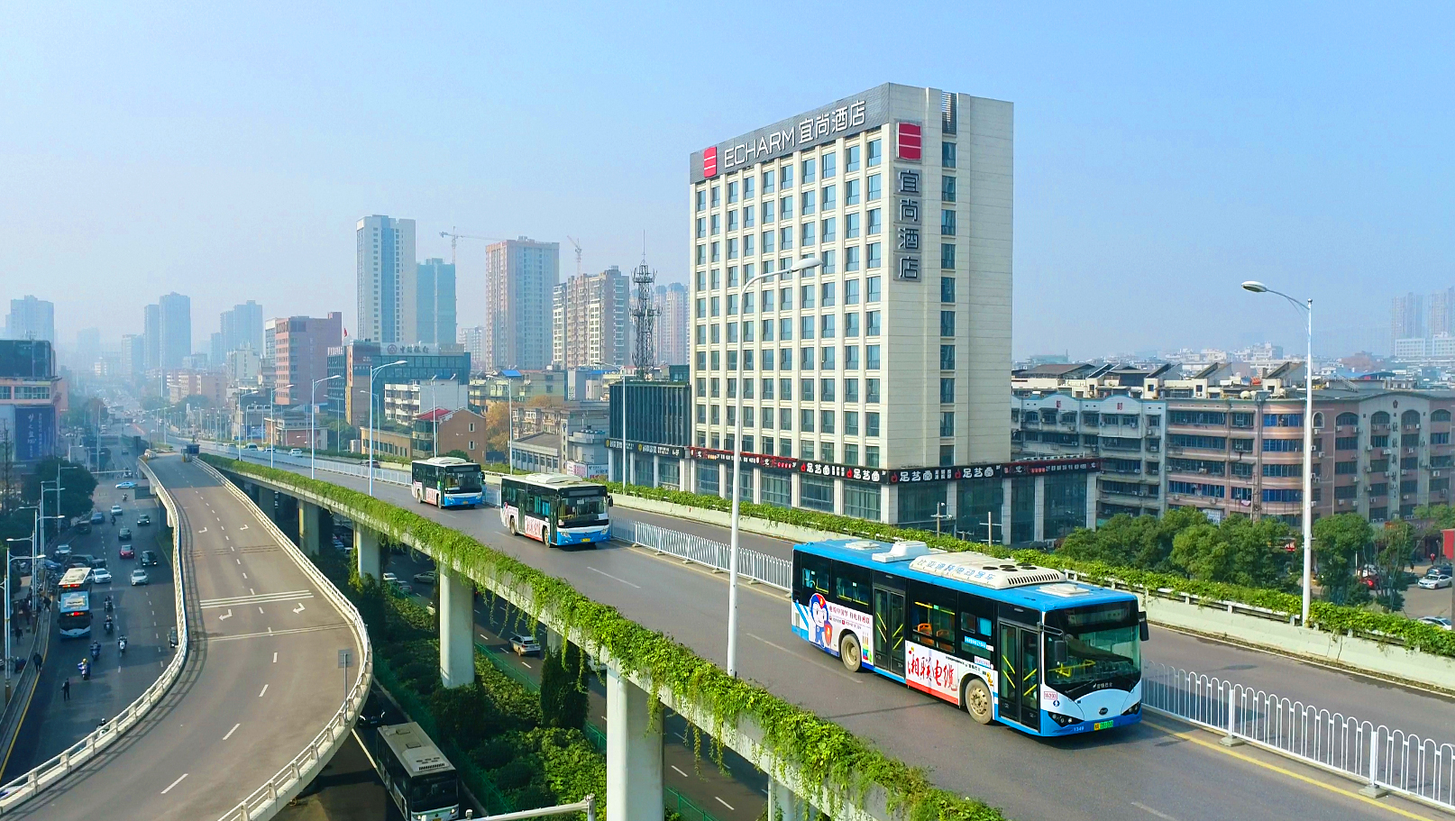 品牌建设再提速 | 湘联电缆公交车广告全面上线！